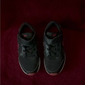 Nike Kids Black and pink Sneakers